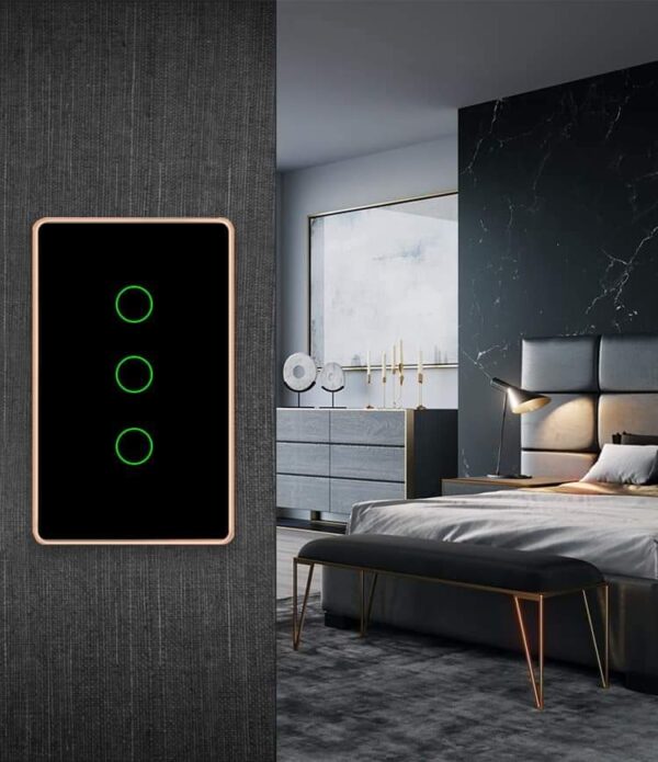 Công tắc cảm ứng HOMEHUK 4 nút đen lõm viền vàng